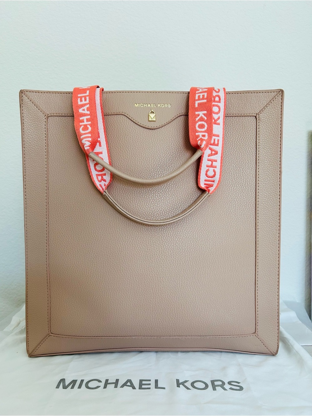 💝Michael Kors💝NWOT~ Blush Pink Leather Tote Bag with Branded Logo Strap